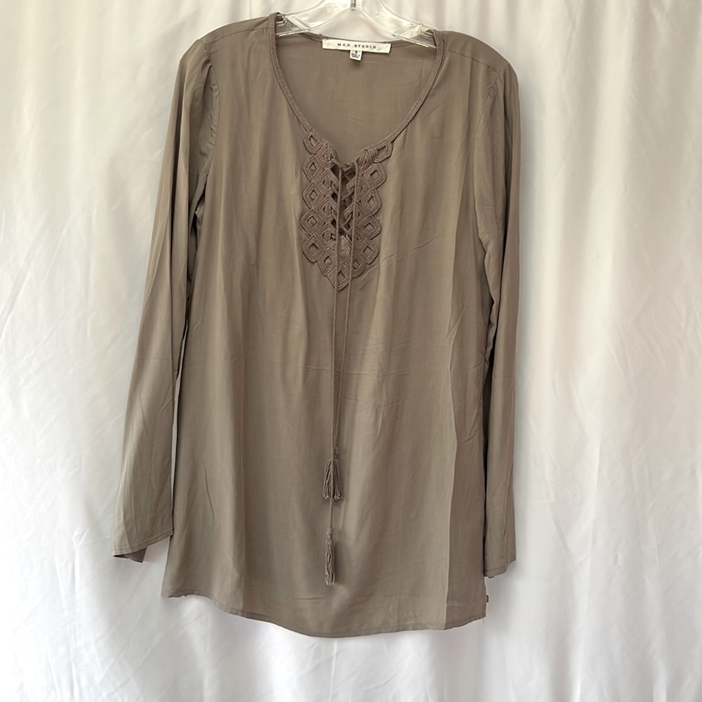 Max Studio long sleeve blouse size S